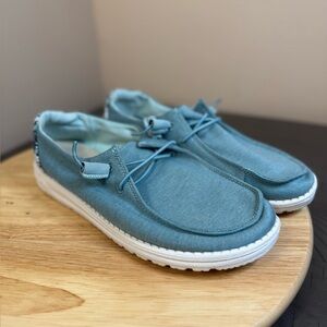 Hey dude women’s Wendy stretch fleece sea blue shoes
